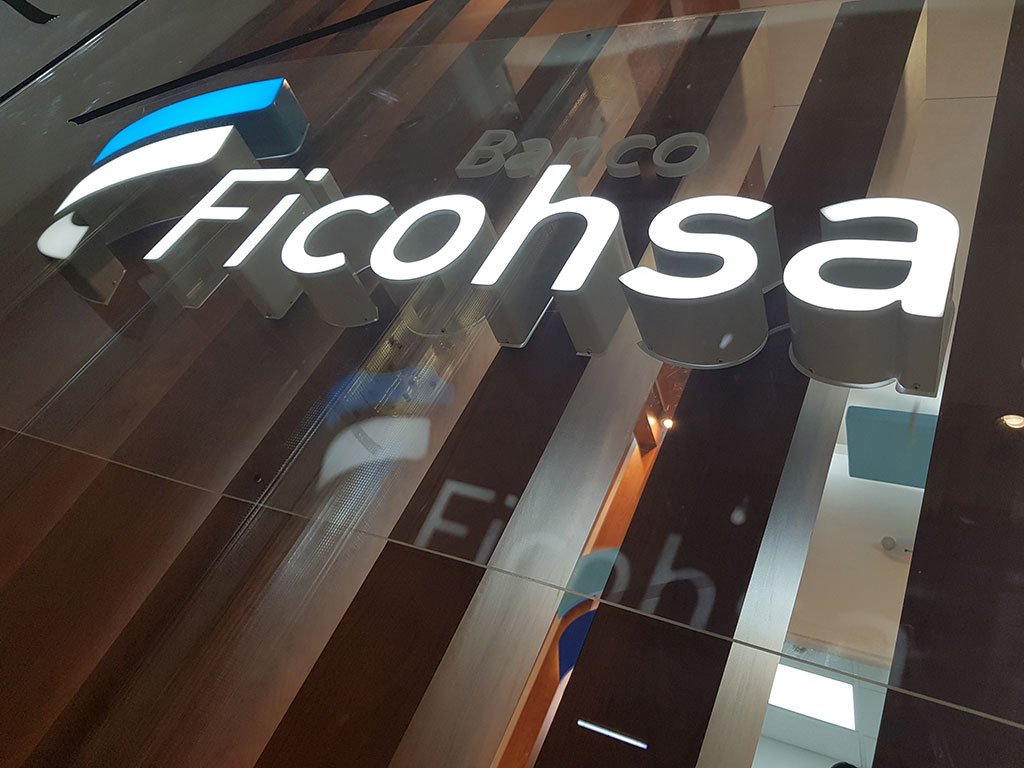 Sello Fundahrse es otorgado a Ficohsa por su aporte al desarrollo de Honduras