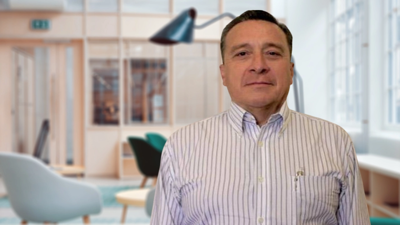 Nicolás Mollinedo: de Conductor de vehículo a  exitoso