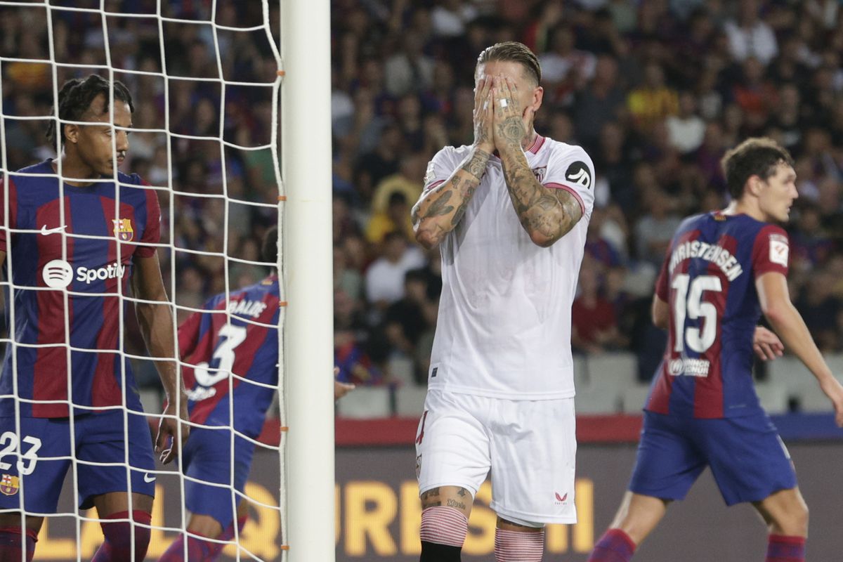 FC Barcelona – Sevilla FC, en directo | Los azulgrana vencen a los hispalenses con un gol en propia puerta de Ramos