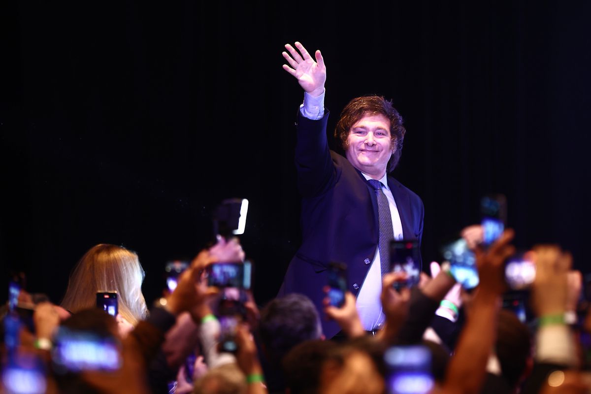 Javier Milei abandona la motosierra y activa el ‘plan seducción’