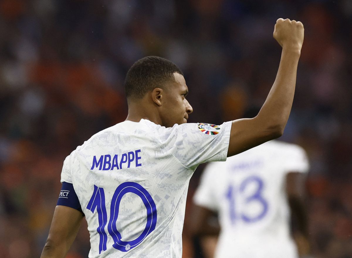 Francia se clasifica con dos golazos de Mbappé | Fútbol | Deportes