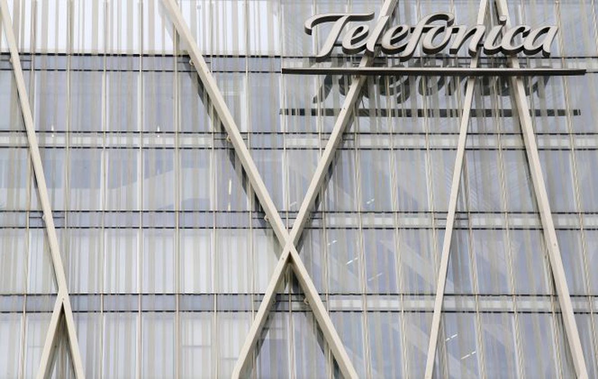 Telefónica prevé cerrar 108 centros de trabajo y reubicar a 266 empleados | Economía